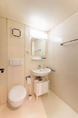 Ein Badezimmer in der Unterkunft D52 - DAS BUSINESSAPARTMENT --- 2 Minuten vom Flughafen entfernt
