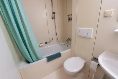 Ein Badezimmer in der Unterkunft D52 - DAS BUSINESSAPARTMENT --- 2 Minuten vom Flughafen entfernt