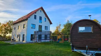 Das Gebäude in dem sich die Ferienwohnung befindet