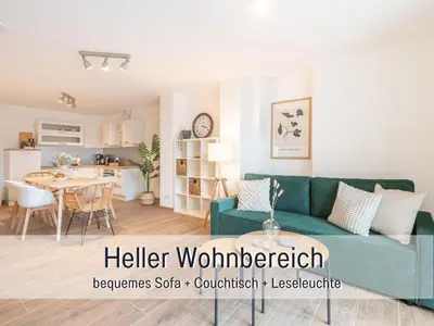 Ein Sitzbereich in der Unterkunft Benville BV08 - helle 92 qm Fewo in Villa - ruhige Lage - Großer Garten & ÖPNV fußläufig