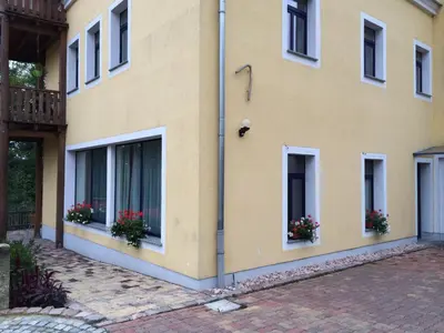 Das Gebäude in dem sich die Ferienwohnung befindet