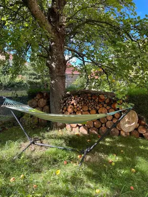 Ein Garten an der Unterkunft Ankommen und wohlfühlen! 124 qm in Altstadt-Nähe