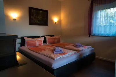 Ein Bett oder Betten in einem Zimmer der Unterkunft Ferienwohnung an der Brauerei Mittelndorf