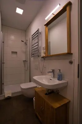 Ein Badezimmer in der Unterkunft Ferienwohnung an der Brauerei Mittelndorf