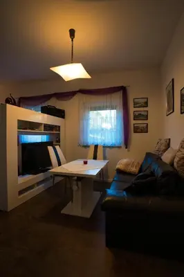 Ein Sitzbereich in der Unterkunft Ferienwohnung an der Brauerei Mittelndorf