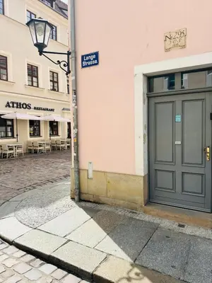 Grundriss der Unterkunft Super zentral mit Parkplatz, Fenster verspiegelt