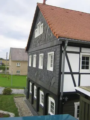 Das Gebäude in dem sich die Ferienwohnung befindet