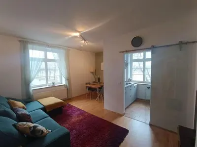 Ein Sitzbereich in der Unterkunft FeWo an den Elbwiesen neben der Altstadt