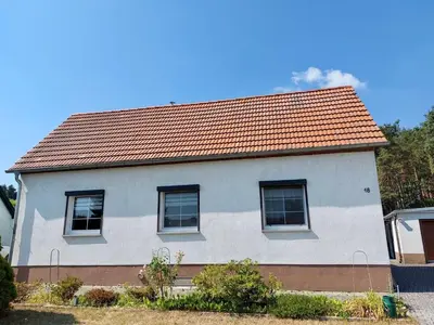 Das Gebäude in dem sich das Ferienhaus befindet