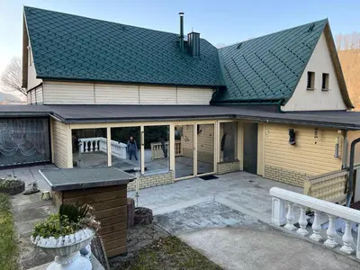 Das Gebäude in dem sich die Ferienwohnung befindet