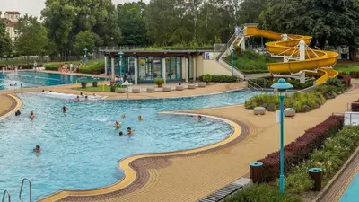 Der Swimmingpool an oder in der Nähe von City Apartment Bischofswerda Holliday and Work