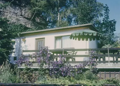 Ein Garten an der Unterkunft Ferieneinrichtungen Haus am Stein