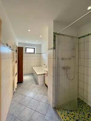 Ein Badezimmer in der Unterkunft Ferienwohnung am Rathaus