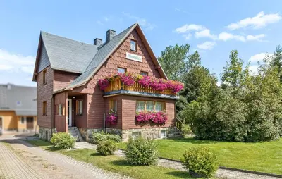 Ein Garten an der Unterkunft Ferienwohnung Neuhermsdorf