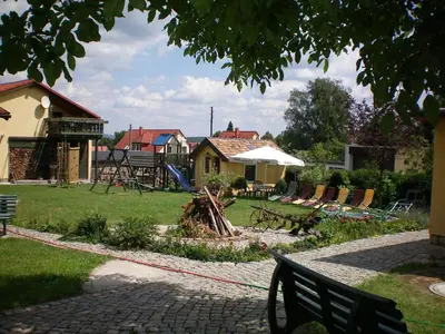 Ein Garten an der Unterkunft Landhotel Heidekrug