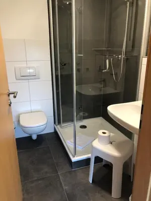 Ein Badezimmer in der Unterkunft Pension Scherzer