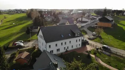 Das Gebäude in dem sich die Pension befindet