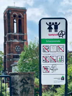 Ein Zertifikat, Auszeichnung, Logo oder anderes Dokument, das in der Unterkunft STARiVA - Terrasse über Dresden - Kaffeemachine - Netflix - Brettspiele ausgestellt ist