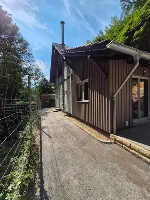 Das Gebäude in dem sich die Villa befindet
