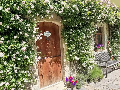 Ein Garten an der Unterkunft Villa Rosencottage by Interhome