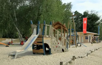 Ein Kinderspielbereich in der Unterkunft Lausitz Lindena See Nähe