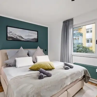 EDLER WOHNRAUM Elegantes Apartment mit Balkon