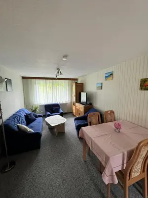 Ein Sitzbereich in der Unterkunft Ferienwohnung Hofmann