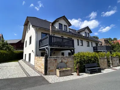 Das Gebäude in dem sich die Ferienwohnung befindet