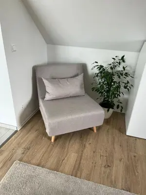 Ein Sitzbereich in der Unterkunft 55m2 Chemnitz Rabenstein Kids Welcome, Wifi, Privater Parkplatz, Waschmaschine, Babybett, Klimaanlage