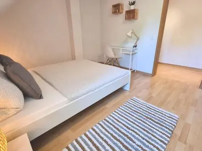 Ein Bett oder Betten in einem Zimmer der Unterkunft 2 room apt at It-district Neustadt & free parking