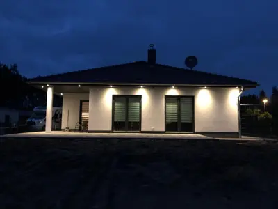Das Gebäude in dem sich das Ferienhaus befindet
