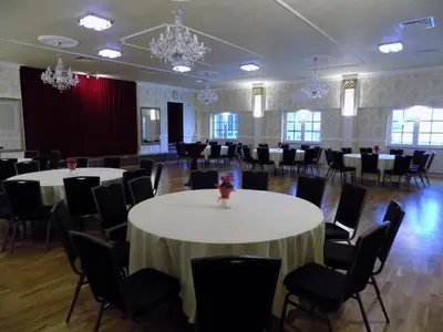 Ein Restaurant oder anderes Speiselokal in der Unterkunft Heidehotel Jagdhof Dobra GmbH