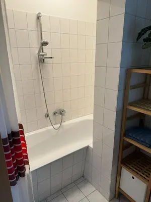 Ein Badezimmer in der Unterkunft Zentrum, 3Zi, 5P, WiFi, Balkon, ruhig