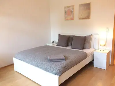 Ein Bett oder Betten in einem Zimmer der Unterkunft Studio in It District Neustadt Louisenstraße