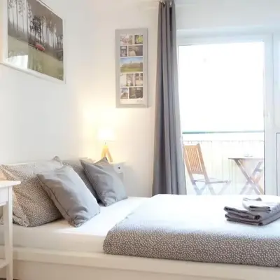Studio in Dresden Neustadt balcony and parking