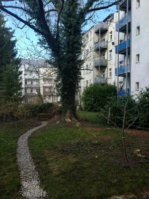 Ein Garten an der Unterkunft Chemnitz Kassberg Apartments in ruhiger Lage für Wochen oder Monatsaufenthalte