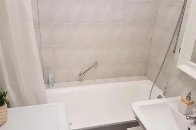 Ein Badezimmer in der Unterkunft 2 room apartment near station Neustadt in Dresden Neustadt