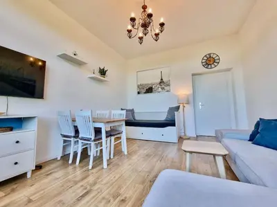 Ein Sitzbereich in der Unterkunft 2 room apartment near station Neustadt in Dresden Neustadt
