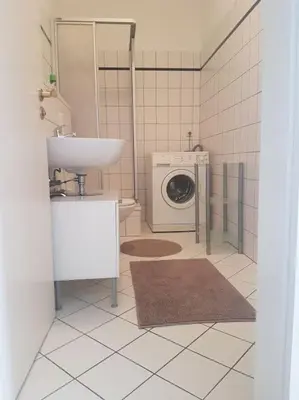 Ein Badezimmer in der Unterkunft Studio in Dresden Neustadt Louisenstraße