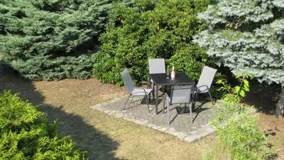 Ein Garten an der Unterkunft Ferienwohnung im Grünen von Dresden