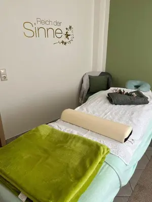 Ein Bett oder Betten in einem Zimmer der Unterkunft Rosengarten Gerlinde