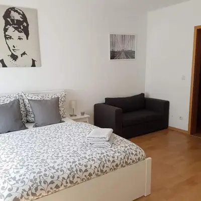 Studio Dresden Neustadt & parking