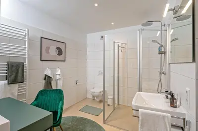Ein Badezimmer in der Unterkunft Ruhige 5 Sterne Wohnung Nähe Altstadt