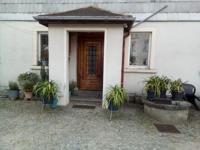 Das Gebäude in dem sich die Ferienwohnung befindet