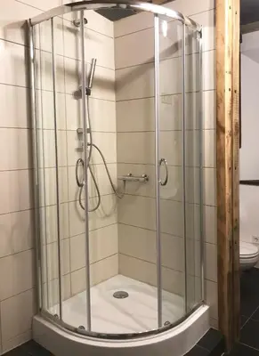 Ein Badezimmer in der Unterkunft Romantische Ferienwohnung PENZLIN im Rittergut Leppersdorf