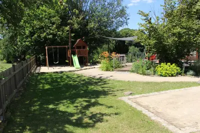 Ein Garten an der Unterkunft Ferienhaus Kraxlhütte Waltersdorf