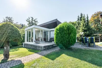 Ein Garten an der Unterkunft Bungalow Sebastian