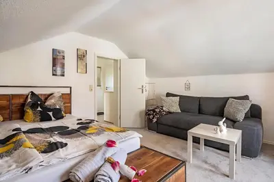 Ein Sitzbereich in der Unterkunft Blick über Dresden - Terrasse - 3 Zimmer - modern renoviert