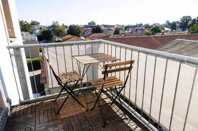 Ein Balkon oder eine Terrasse in der Unterkunft 70 qm Wohlfühlperle - ruhig und trotzdem schnell im Zentrum - großer Balkon