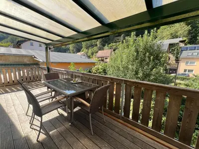 Ein Balkon oder eine Terrasse in der Unterkunft Ferienhaus am Bächelweg